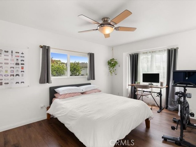 2157 Pacific Avenue, Costa Mesa CA: https://media.crmls.org/medias/831752e9-987c-4616-aec7-d839454ffbd2.jpg