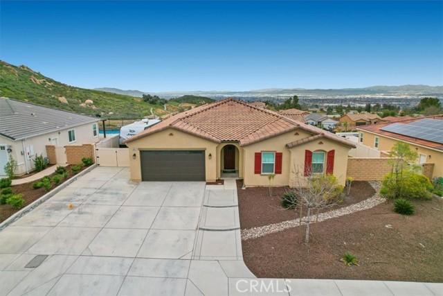 Detail Gallery Image 8 of 66 For 24897 Miners View Ln, Moreno Valley,  CA 92557 - 4 Beds | 2/1 Baths