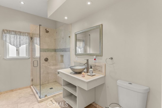 Detail Gallery Image 14 of 38 For 2500 Anabas Ave, San Pedro,  CA 90732 - 5 Beds | 5 Baths