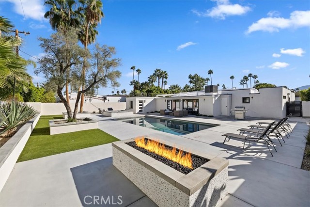Detail Gallery Image 11 of 36 For 218 E Ocotillo, Palm Springs,  CA 92264 - 4 Beds | 3 Baths