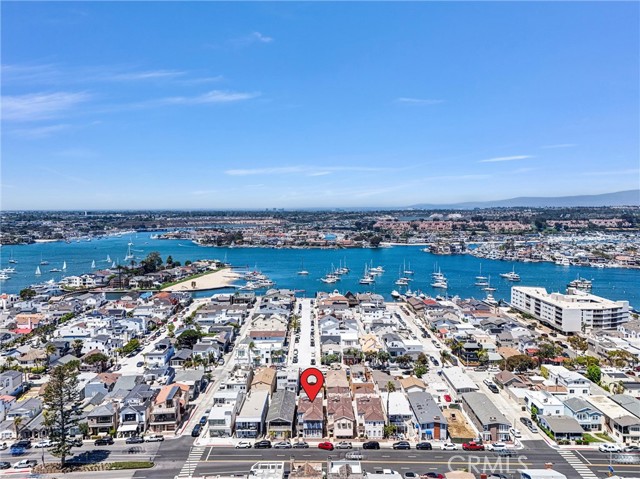 206 E Balboa Boulevard, Newport Beach, California 92661, 3 Bedrooms Bedrooms, ,3 BathroomsBathrooms,Residential Lease,For Rent,206 E Balboa Boulevard,CRIV25010739