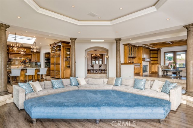 215 S Poinsettia Avenue, Manhattan Beach CA: https://media.crmls.org/medias/831b607a-165a-4b74-adcb-4a151be1d52e.jpg