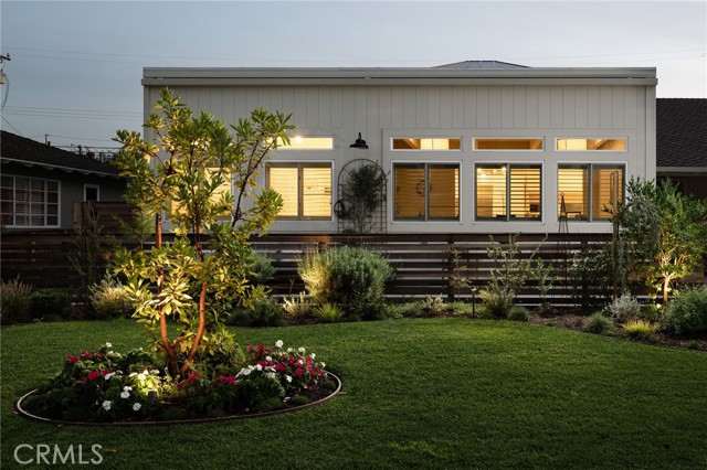 Detail Gallery Image 4 of 42 For 6470 E Mantova St, Long Beach,  CA 90815 - 4 Beds | 3 Baths