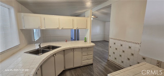 10129 Wrangler Way, Corona CA: https://media.crmls.org/medias/831c3f01-bc11-4e05-876b-94837483f686.jpg