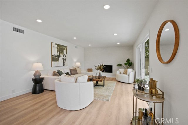 24711 Acropolis Drive, Mission Viejo CA: https://media.crmls.org/medias/831c4ac1-2384-44d3-81ad-a8cd5dbb1617.jpg