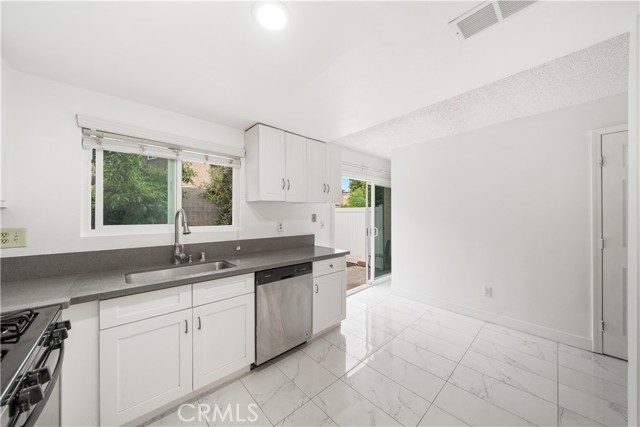 Detail Gallery Image 7 of 45 For 1818 W Garvey Ave #K,  Alhambra,  CA 91803 - 3 Beds | 3 Baths