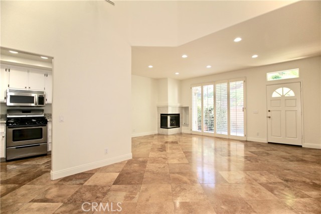 Detail Gallery Image 5 of 18 For 22325 Heritage Pass Pl, Chatsworth,  CA 91311 - 2 Beds | 2/1 Baths