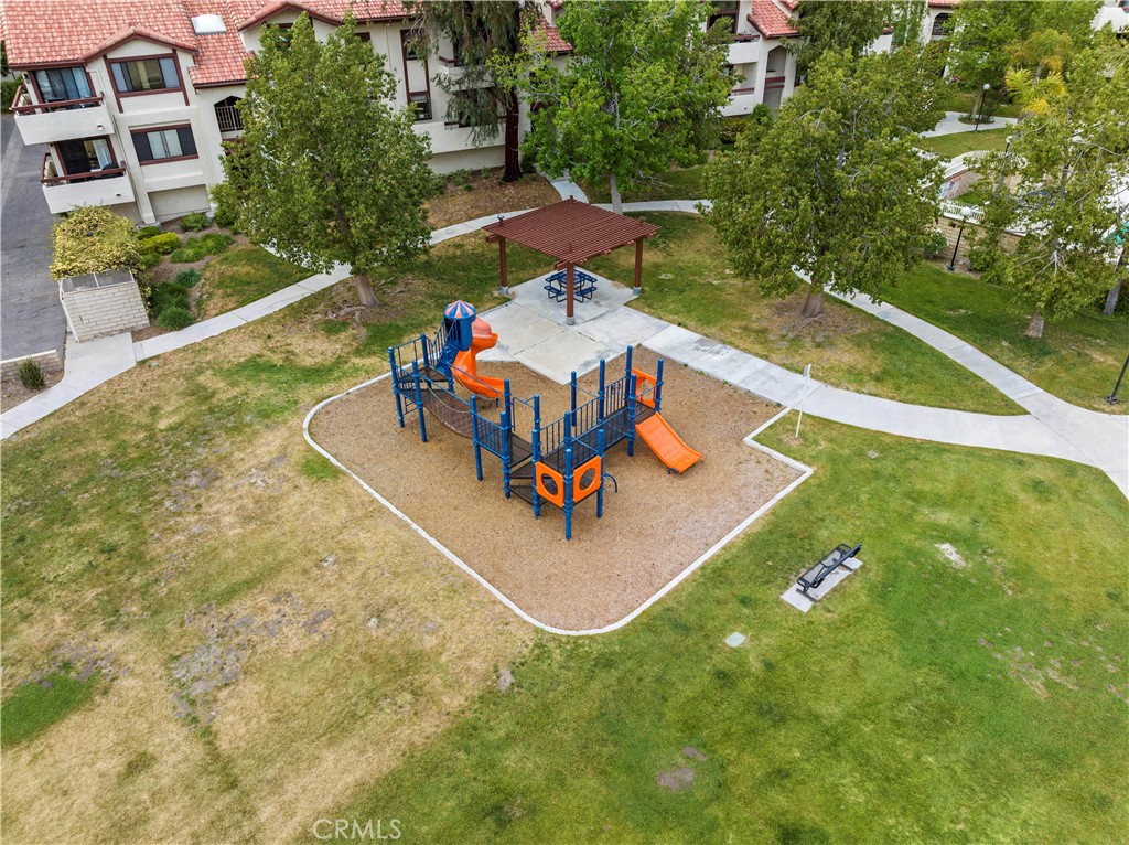 https://media.crmls.org/medias/831cf4fe-e514-496f-95aa-f4ce32313fe3.jpg?preset=X-Large