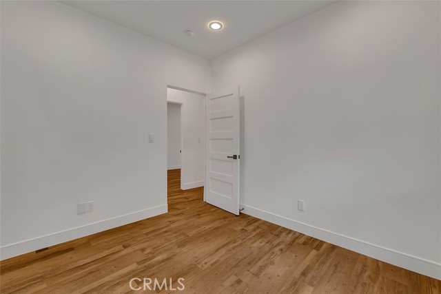 Detail Gallery Image 17 of 20 For 22136 Gilmore St, Woodland Hills,  CA 91303 - 3 Beds | 2/1 Baths