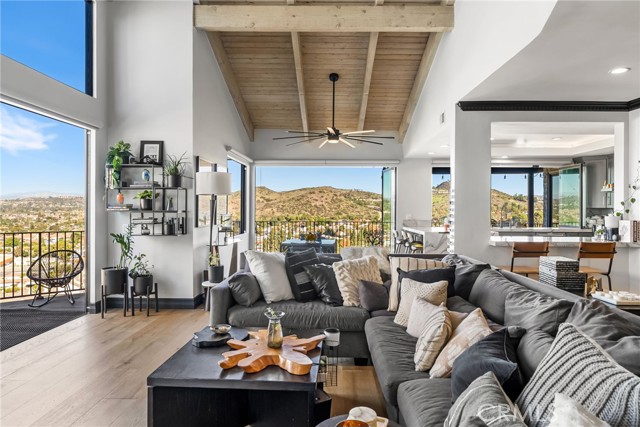 Detail Gallery Image 9 of 57 For 12348 Circula Panorama, North Tustin,  CA 92705 - 5 Beds | 3 Baths