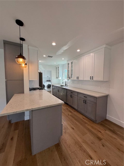 Detail Gallery Image 9 of 14 For 8045 Darby, Reseda,  CA 91335 - – Beds | – Baths