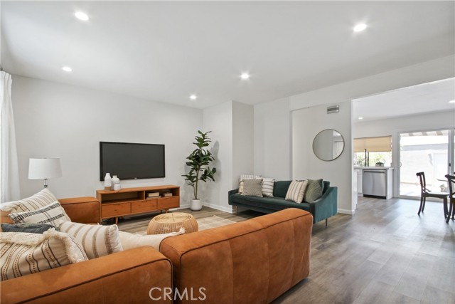 Detail Gallery Image 3 of 20 For 11240 Dover Way, Stanton,  CA 90680 - 3 Beds | 1/1 Baths