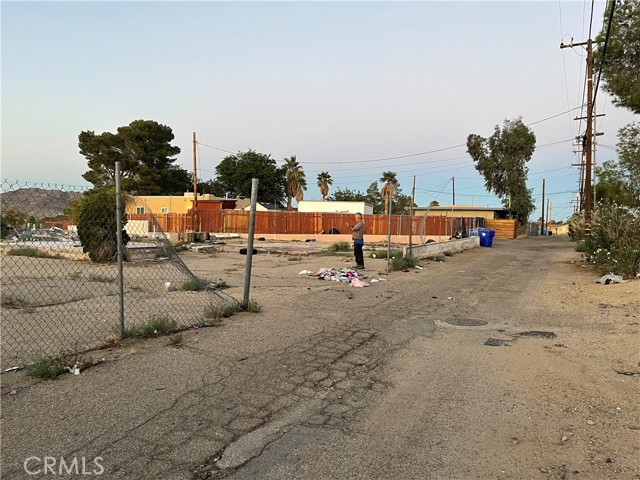 226 E Fredricks Street, Barstow, California 92311, ,Commercial Sale,For Sale,226 E Fredricks Street,CRSR23049077