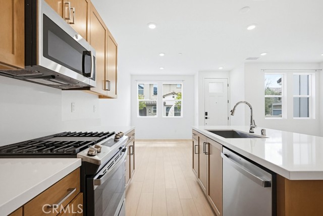 Detail Gallery Image 13 of 75 For 3925 Lavine, Corona,  CA 92883 - 3 Beds | 2/1 Baths