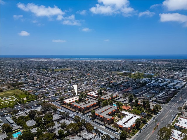 6600 Warner Avenue, Huntington Beach CA: https://media.crmls.org/medias/832015b5-afb9-4ee3-bd33-e239b3a15783.jpg