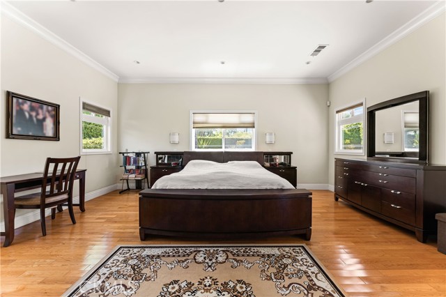 4811 Heaven Avenue, Woodland Hills CA: https://media.crmls.org/medias/83203b8e-c66c-4723-89d5-f29b6e1dd765.jpg