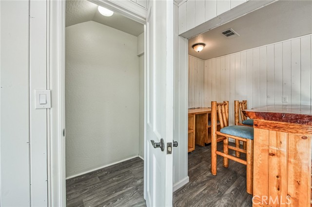 59278 Road 601, Ahwahnee CA: https://media.crmls.org/medias/83205482-dd5f-4af6-afb0-5c13014ec3dd.jpg