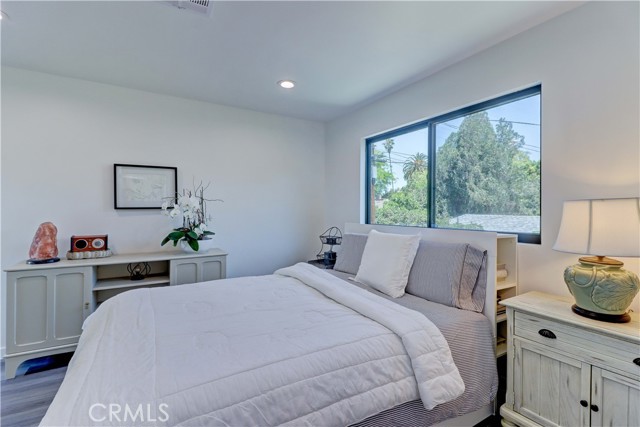 223 N St Andrews Place, Los Angeles CA: https://media.crmls.org/medias/83216652-a718-4bc5-b787-d43f9bdbc3c0.jpg