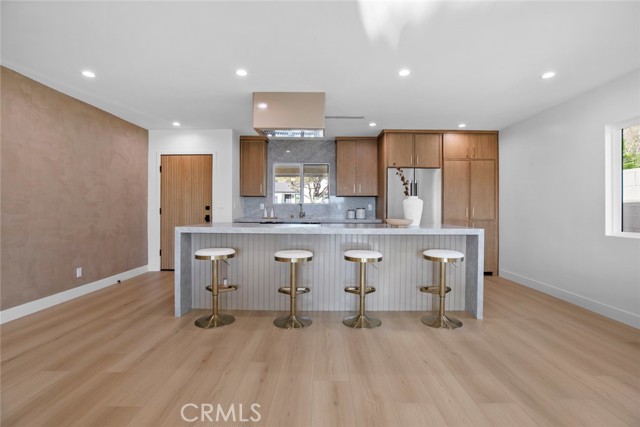 Detail Gallery Image 11 of 49 For 8321 Outland View, Sun Valley,  CA 91352 - 3 Beds | 4 Baths