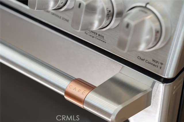 Detail Gallery Image 13 of 39 For 6200 Woodlake Ave, Woodland Hills,  CA 91367 - 3 Beds | 2 Baths