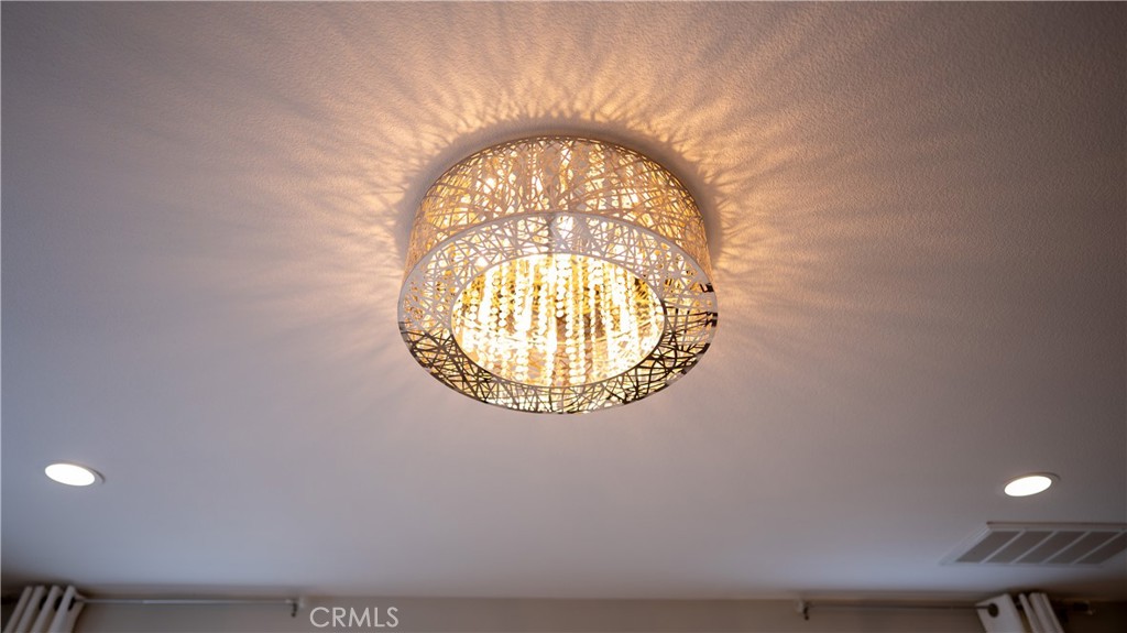 https://media.crmls.org/medias/83227ed9-fcb8-4718-8c57-59958c44870b.jpg?preset=X-Large