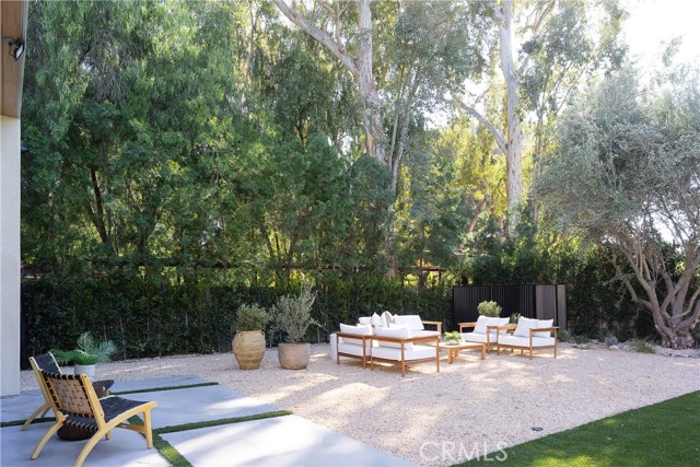 Detail Gallery Image 9 of 36 For 23340 Collins, Woodland Hills,  CA 91367 - 4 Beds | 4/1 Baths