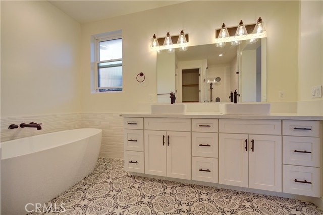 Detail Gallery Image 15 of 34 For 1601 Tuscan Way, Santa Maria,  CA 93455 - 4 Beds | 3/1 Baths