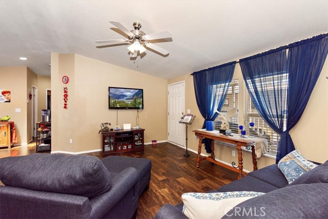 Detail Gallery Image 3 of 46 For 2755 Arrow Hwy #156,  La Verne,  CA 91750 - 4 Beds | 2 Baths