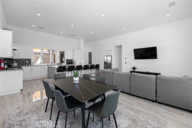 825 Fountain Drive, Palm Springs CA: https://media.crmls.org/medias/8324924f-6415-46e6-88bc-4512d6a3fb6c.jpg