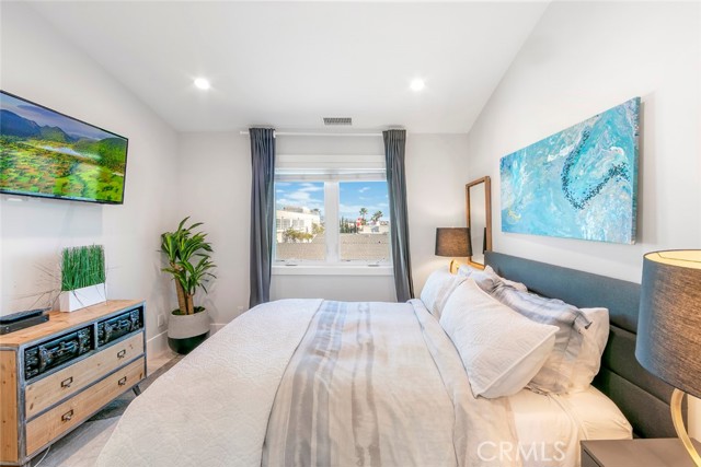 417 E Bay, Newport Beach CA: https://media.crmls.org/medias/83253225-6748-4a43-89a2-0b0b6b1bd55d.jpg