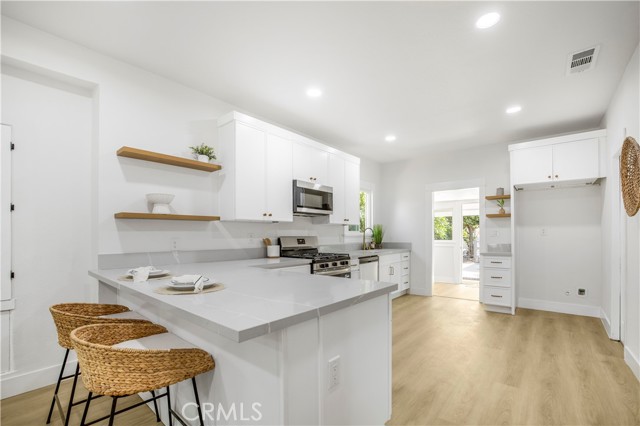 1270 W 19th Street, Long Beach CA: https://media.crmls.org/medias/8326c4a3-241a-416a-bb29-0ac336cdfcd7.jpg