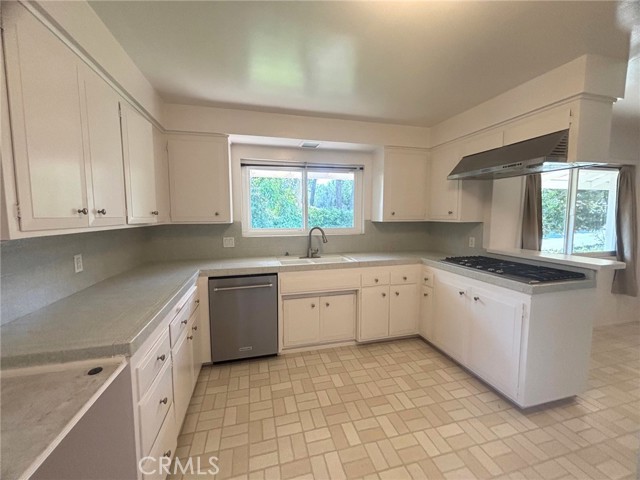 330 Toyon Road, Sierra Madre CA: https://media.crmls.org/medias/8326d7fd-9d79-41c7-8e5d-aa7f42ee6ce5.jpg