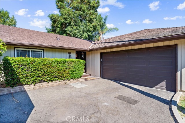 24102 Castilla Lane, Mission Viejo CA: https://media.crmls.org/medias/8326e9ad-7b6b-4a37-a5d3-008647698f24.jpg