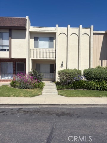MLS #OC25116364 img 1