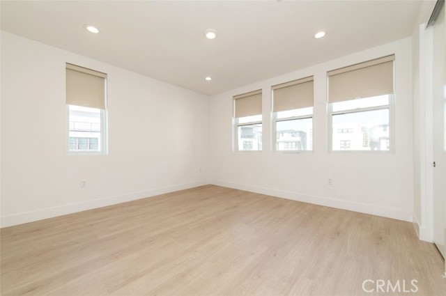 Detail Gallery Image 8 of 36 For 228 Stage, Irvine,  CA 92618 - 5 Beds | 5 Baths