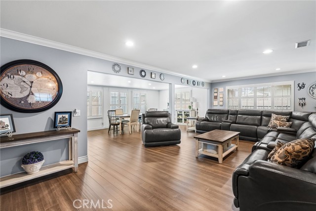 10041 Margo Lane, Westminster CA: https://media.crmls.org/medias/832774b2-3d71-4c82-ac81-87ff65156023.jpg