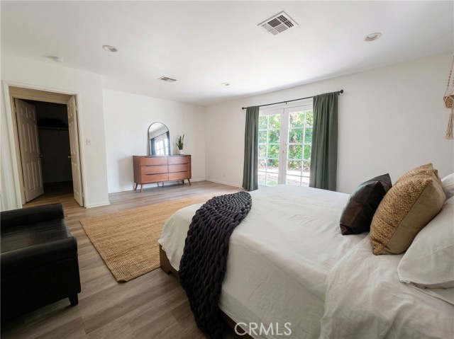 Detail Gallery Image 10 of 19 For 4332 Sunnyslope Ave, Sherman Oaks,  CA 91423 - 4 Beds | 3 Baths