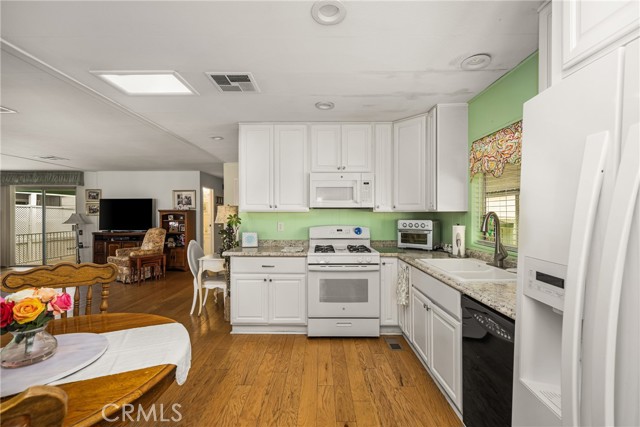 Detail Gallery Image 12 of 36 For 5200 Irvine Bld #360,  Irvine,  CA 92620 - 2 Beds | 2 Baths