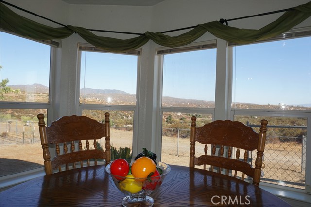 Detail Gallery Image 10 of 42 For 35156 Hobbiton Rd, Hemet,  CA 92544 - 3 Beds | 2 Baths