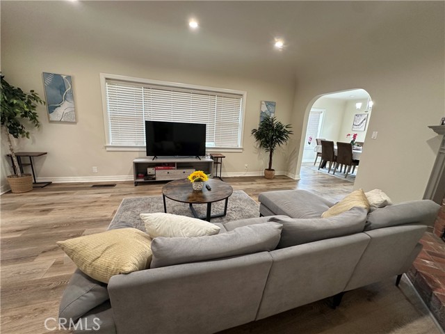 Detail Gallery Image 13 of 22 For 2166 Casa Grande St, Pasadena,  CA 91104 - 3 Beds | 2 Baths