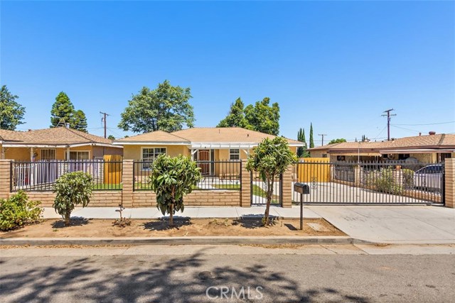 523 W 4th St, Corona, CA 92882