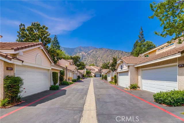 1876 Forest Drive, Azusa CA: https://media.crmls.org/medias/83297e71-ecff-489d-97ea-afae3e7df502.jpg