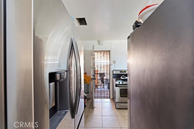 1218 S Sultana Avenue, Ontario CA: https://media.crmls.org/medias/83298fd1-8ec4-4ec3-952c-d75f42de6aa8.jpg