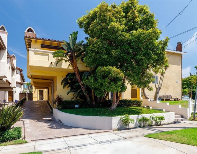 Detail Gallery Image 25 of 29 For 202 N Irena Ave #B,  Redondo Beach,  CA 90277 - 3 Beds | 2/1 Baths