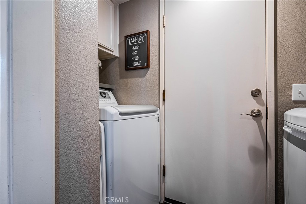 https://media.crmls.org/medias/832ae2eb-fe8c-44d5-a51f-777f37e6dab5.jpg?preset=X-Large