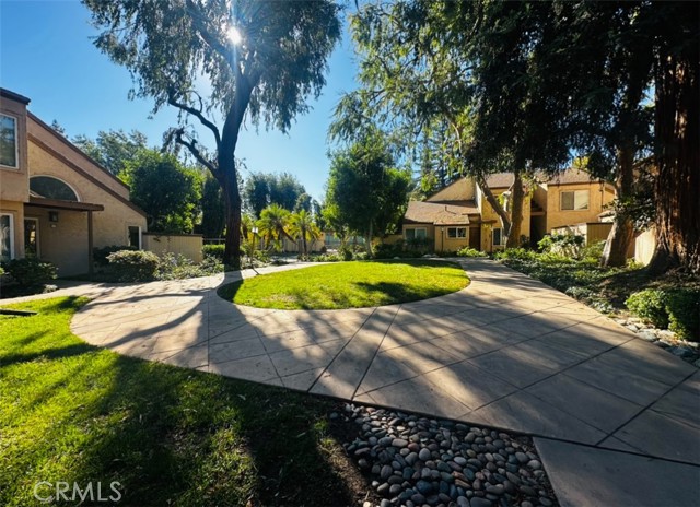 Detail Gallery Image 4 of 21 For 22330 Victory Bld #304,  Woodland Hills,  CA 91367 - 2 Beds | 2 Baths