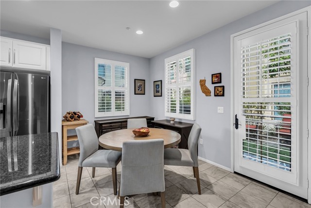 2151 Atlantic Avenue, Long Beach CA: https://media.crmls.org/medias/832bd842-4ba9-486f-bd3c-2c814e68bb6e.jpg