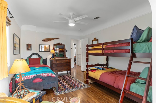 69 Santa Ana Avenue, Long Beach CA: https://media.crmls.org/medias/832bfaf6-a361-4473-a71c-d954ccbc5e9f.jpg