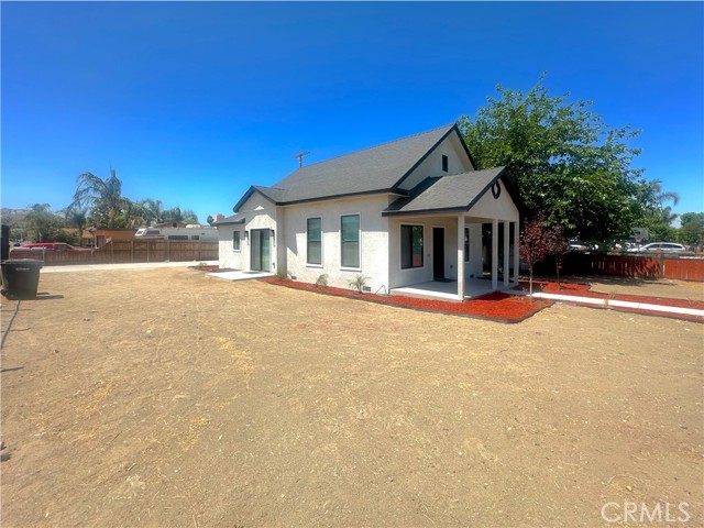 1295 E Whittier Avenue, Hemet CA: https://media.crmls.org/medias/832c8825-70f7-46be-a4c7-2b69e72eebb0.jpg
