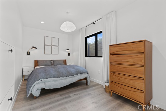 Detail Gallery Image 13 of 17 For 12745 Bloomfield St, Studio City,  CA 91604 - 2 Beds | 2 Baths